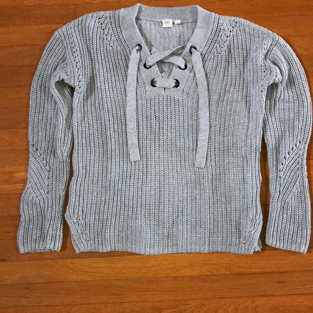 100% cotton Gap knit sweater. EUC.